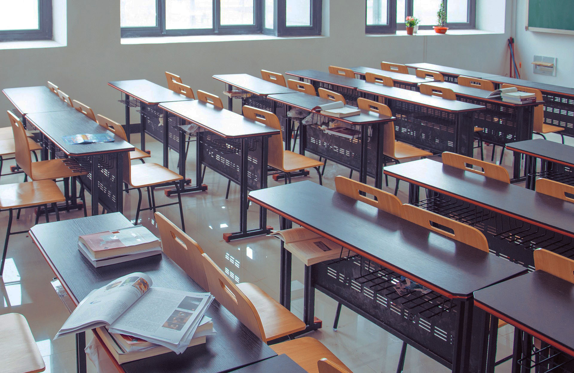 Neziskové organizácie a školy